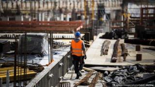 На работа в Германия: трима измамени българи разказват