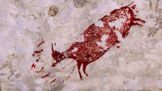 Откриха скална рисунка на 44 000 години в пещера в Индонезия (снимки)