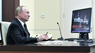 Путин все още използва остарялата операционна система Windows XP, въпреки рисковете за сигурността