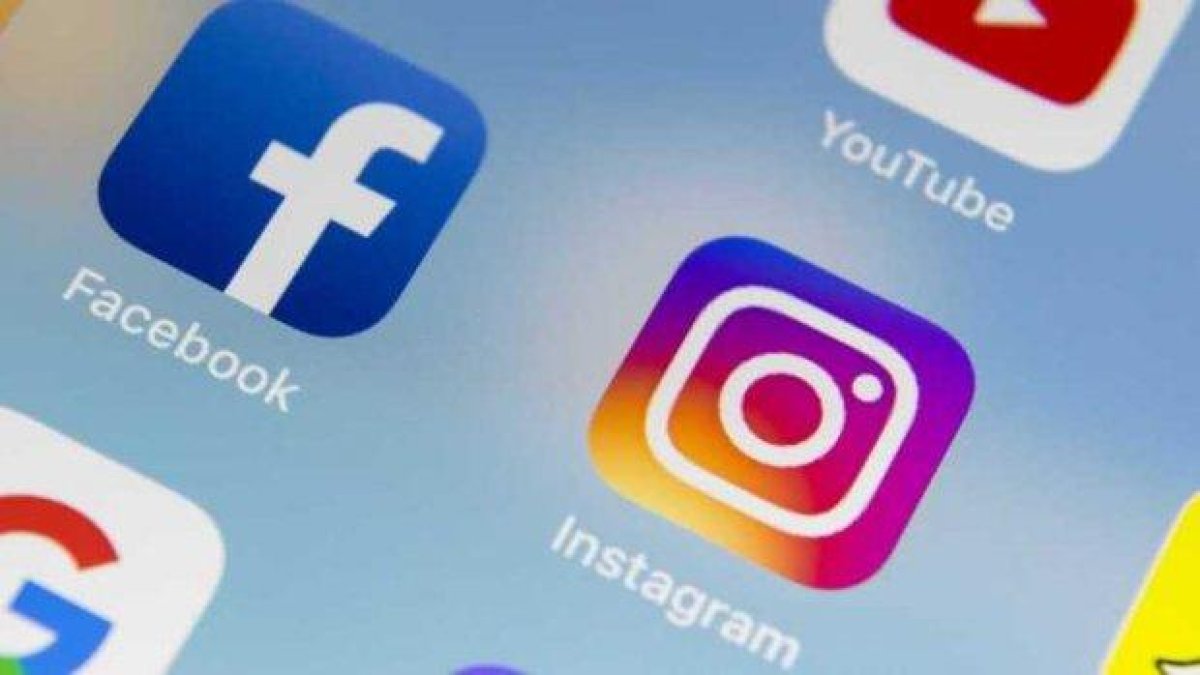 Забраняват на инфлуенсърите в Instagram и Facebook да рекламират вейп-цигари и оръжия