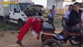 Когато добрият старец хич не е във форма (видео)