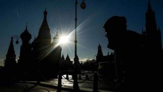 Москва посреща с изкуствен сняг най-топлата нова година от 1886 година насам