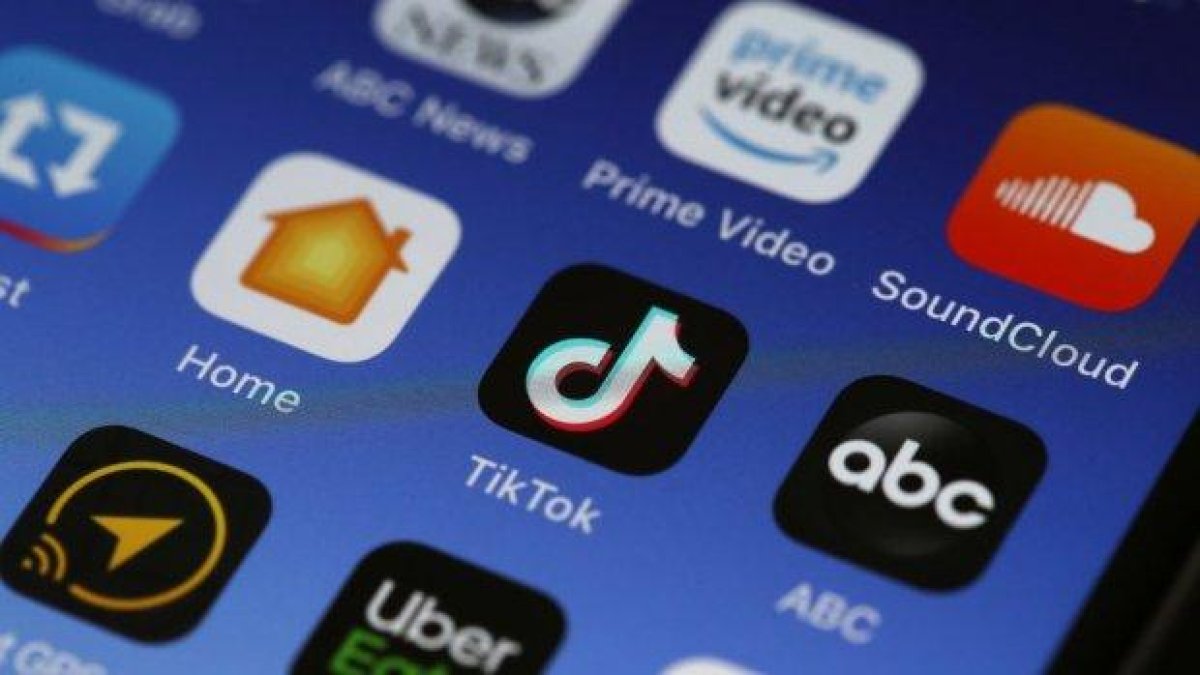 Открити са сериозни пробойни в сигурността на TikTok