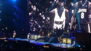 Guns&#039;n&#039;Roses посветиха един от най-големите си хитове на Коби Брайънт (видео и снимки)