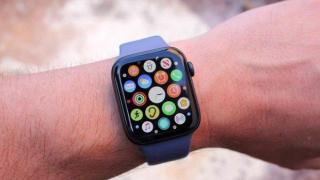 Apple Watch надмина по продажби цялата швейцарска часовникова индустрия
