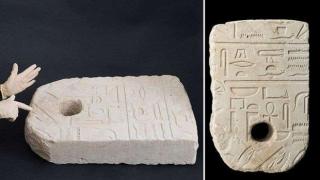 Мъж намери древна египетска котва с йероглифи, докато плува в морето (снимки)