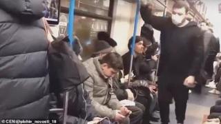 Осъдиха на затвор руски влогър, пошегувал се, че има Covid-19 в претъпканото московско метро (видео)