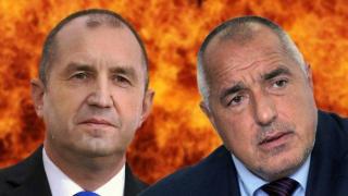 Борисов vs. Радев – нападки, мълчанка и едно неловко ръкостискане (видео)