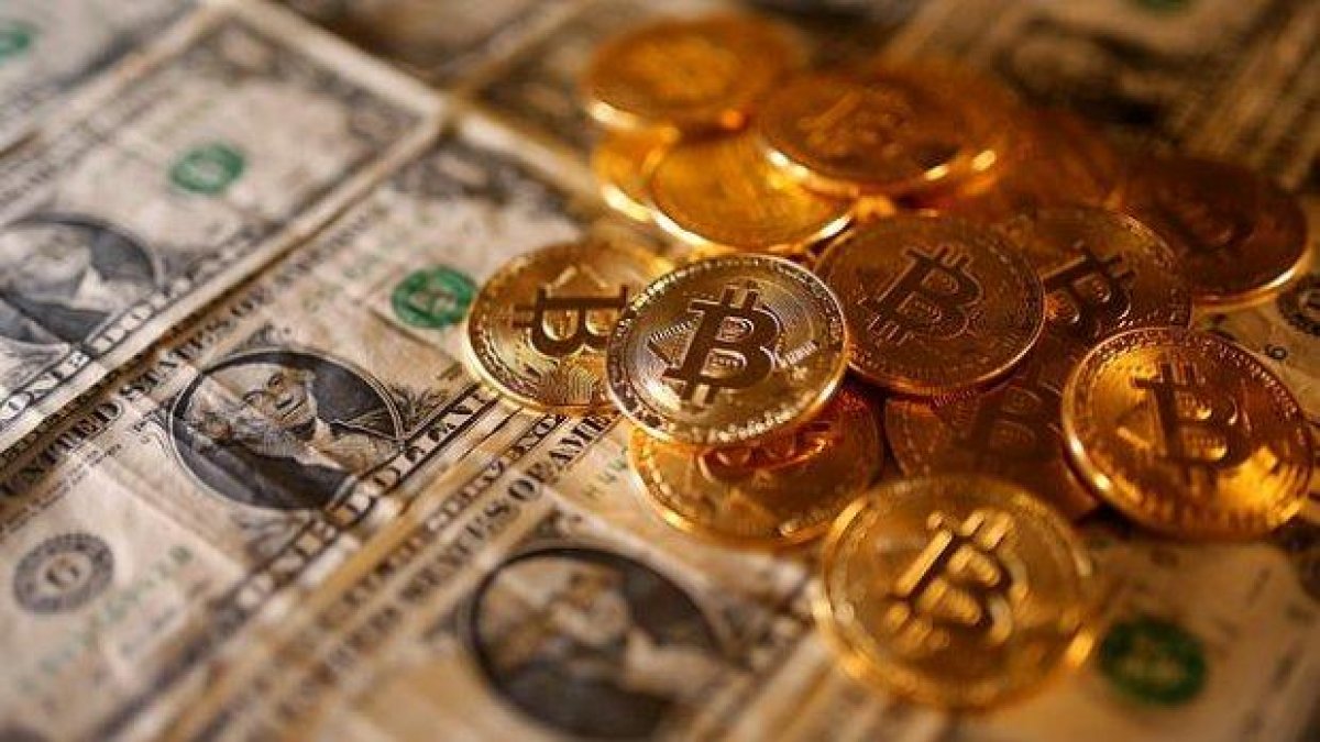 Дилър загуби 46 милиона в биткойни, след като хазяинът му извърлил листа с кодовете за достъп