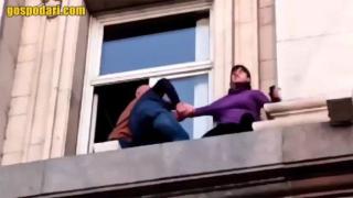 На косъм от сериозен инцидент се размина опитът на НСО да спре протеста на сестрите (видео)