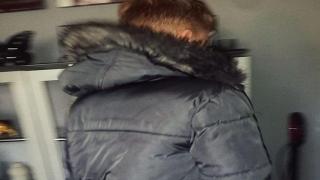Тийнейджър от Англия беше отстранен от училище, след като го хванаха да продава дезинфектант (снимки)