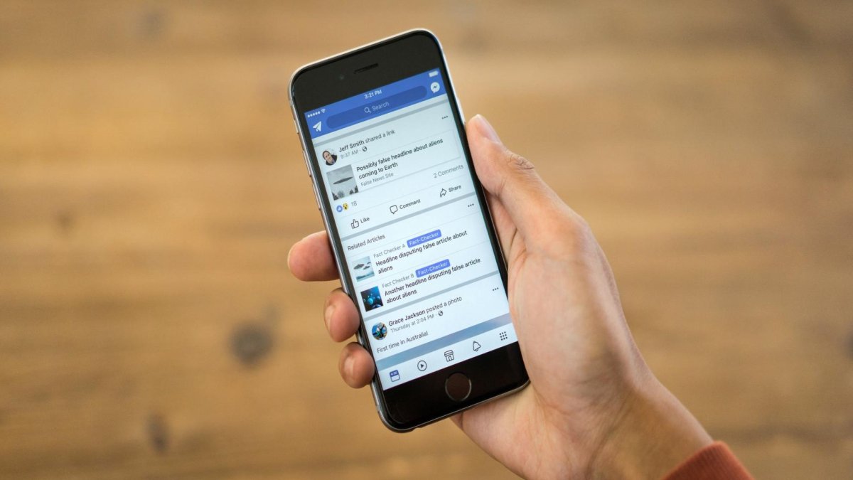 "Facebook" започва да пуска "проверена" информация относно коронавируса най-отгоре на нюзфийда на потребителите