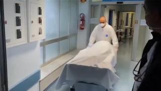 Документални кадри от болница в град Кремона, Италия показват реалната борба с коронавируса (видео)