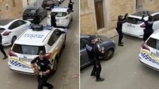 Полцаи в Майорка пеят и свирят по улиците, за да развеселят гражданите под карантина (видео)