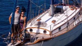 Двама пътешественици с яхта досега не бяха разбрали за пандемията от коронавирус (снимки)