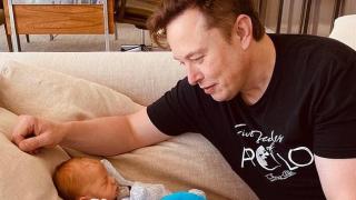 Илон Мъск и Граймс бяха принудени да сменят името на бебето X Æ A-12