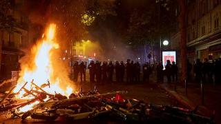 Протести избухнаха и в Париж заради смъртта на чернокож младеж при арест през 2016 година (видео и снимки)