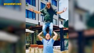 Маги Халваджиян направи шоу в социалните мрежи и демонстрира перфектна форма (видео)