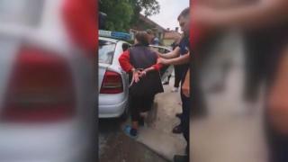 Пенсионери в София убиха коте по особено жесток начин, бяха арестувани (видео)