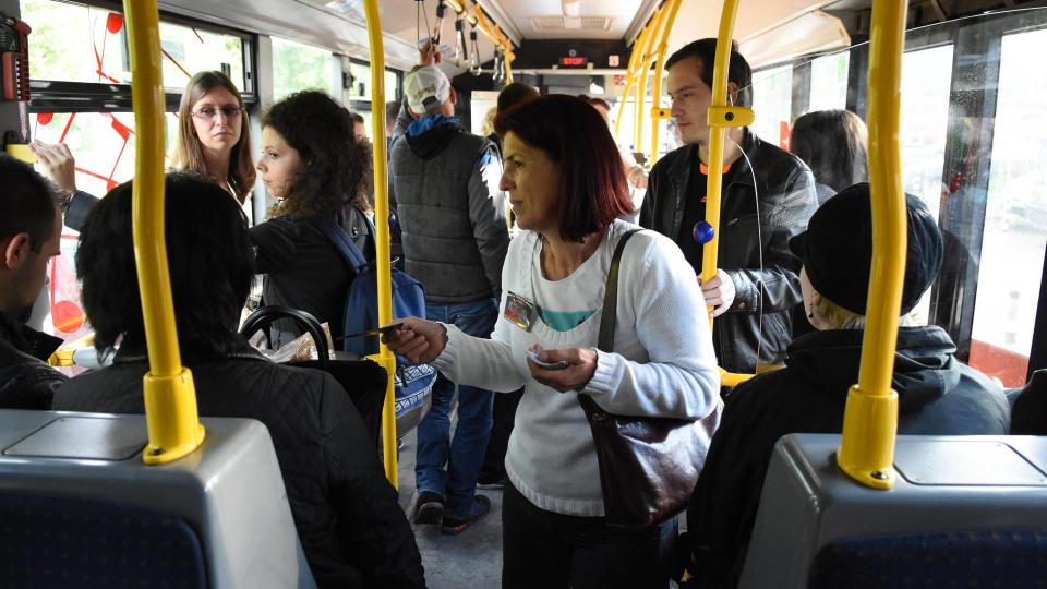 Държавата, в която те арестуват ако си без билет, но не и ако си източил милиони (Коментарът на „Господарите“)