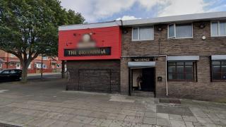 Над 100 гуляйджии се барикадираха в бар, затворен заради мерките срещу Covid-19