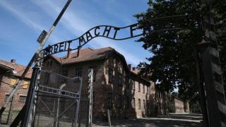 Близо 2/3 от младите хора в САЩ нямат представа, че 6 милиона евреи са убити при Холокоста