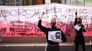 Полша забрани абортите дори при увреждане на плода