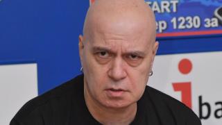 Слави Трифонов печели вота в чужбина с почти двойно пред втория при обработени 98,06% протоколи