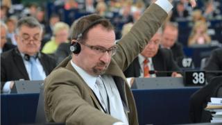 Евродепутатът Йозеф Сайер, гейовете и водосточната тръба на лицемерието