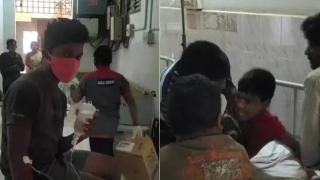 Индийска ученичка по къси панталони бе принудена да увие краката си със завеса по време на изпит