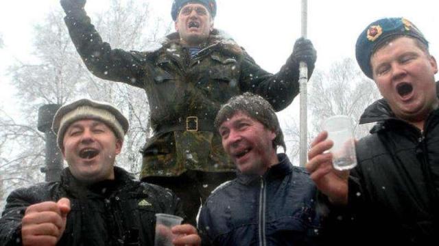 Руснаците пият повече и по-често, въпреки че Путин не дава