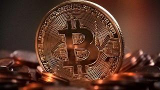Цената на Биткойн падна до ново дъно от началото на 2022 г.