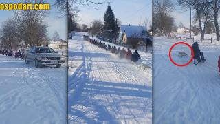 Кола дърпа 24 шейни, последният е паднал (видео)