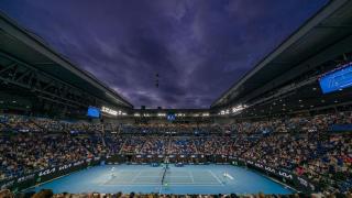 Публиката на Australian Open освирка ваксините, докато правителството е в битка с антиваксърите (видео)