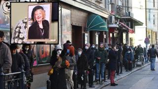 Стотици се наредиха на опашка, за да се сбогуват с великата Татяна Лолова (снимки)