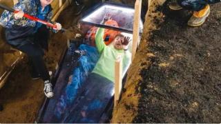 Ютюбър се надява, че Илон Мъск ще му помогне да живее няколкостотин години