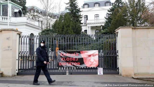 Руснаци се записват в армията, "за да отмъстят на Украйна за атентата в Москва"
