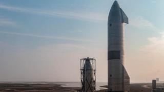 Лунната ракета на SpaceX Starship най-после се приземи успешно (видео)