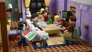 LEGO пусна двата апартамента от "Приятели" в комплект от над 2000 части (видео и снимки)