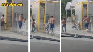Ром къпе децата си на автомивка (видео)