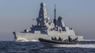 Великобритания отрече техен кораб да е обстрелван от руснаци в Черно море