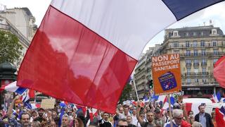 Не стихва недоволството срещу противоепидемичните мерки във Франция (видео)