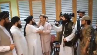 Братът на избягалия президент на Афганистан даде клетва за вярност на талибаните?