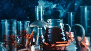 Учени намериха начин да превръщат утайка от кафе в алкохол