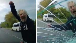 Обезумял руски свещеник чупи коли на главен път (видео)