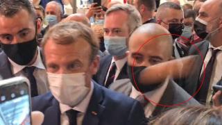 Еманюел Макрон беше замерен с яйце от младеж (видео)