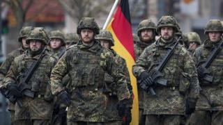 Отстраниха германски военни след подозрения за сексуална агресия и хитлеристка идеология