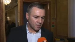 Ицо Хазарта притеснен в първия си ден като депутат (видео)