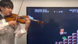 Цигулар свири саундтрака на вечната видеоигра "Super Mario Bros" (видео)