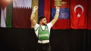 Първи български медал на световното по вдигане на тежести (видео)